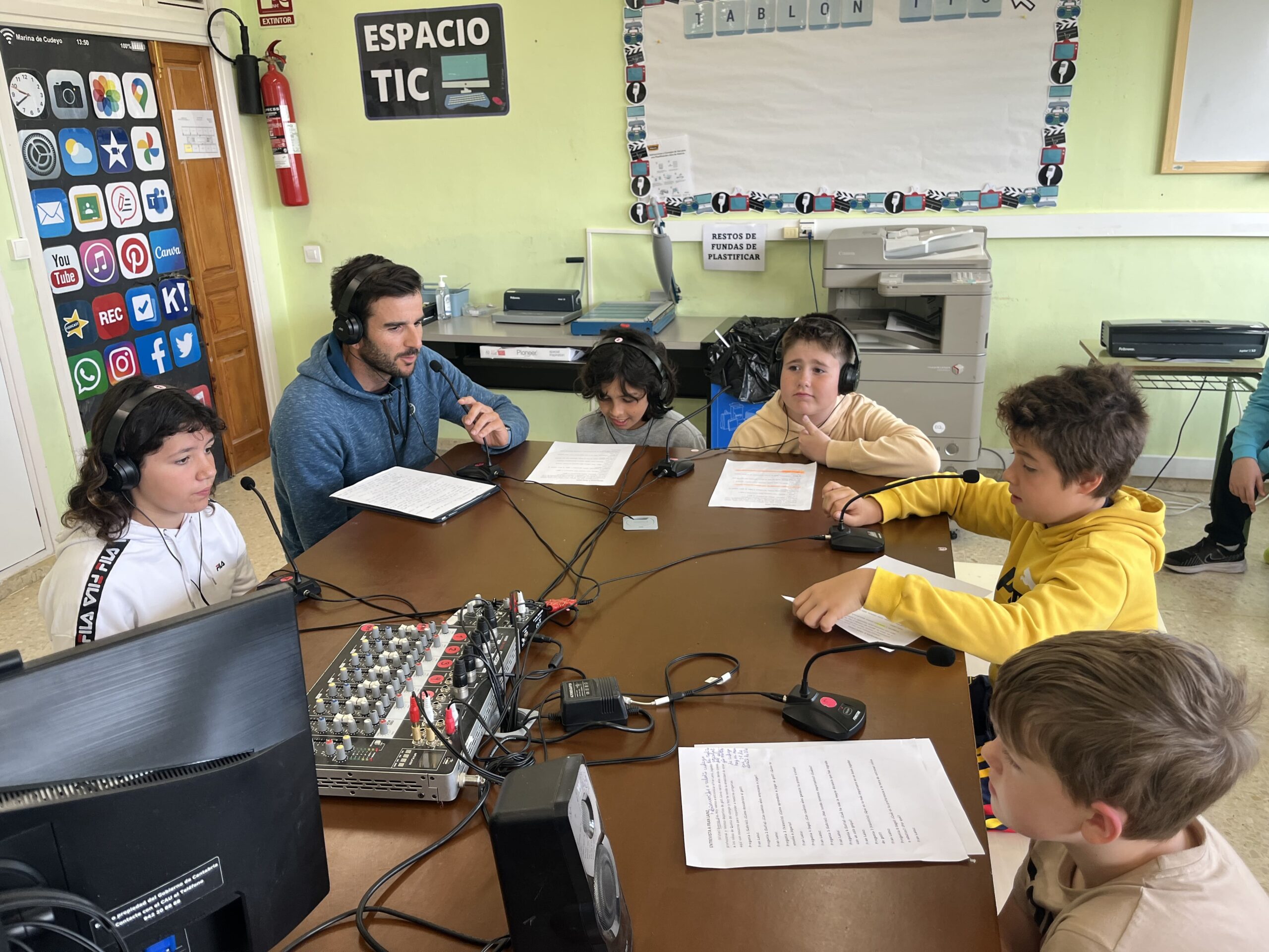 Entrevista a Fran Lainz, profesor de golf en Pedreña por los alumnos de 5ºA y B, MaJose y Nacho – Radio Cudeyo, CEIP Marina de Cudeyo episode artwork